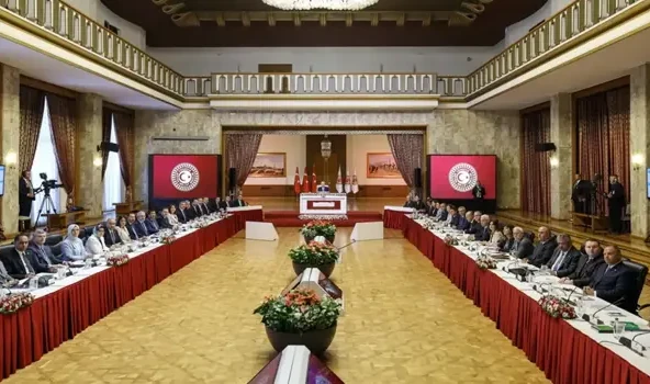 TBMM'de Öcalan Tartışmaları ve Toplantı Ertelenmesi