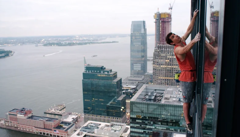 Alex Honnold, Güvenlik Olmadan Gökdelene Tırmandı