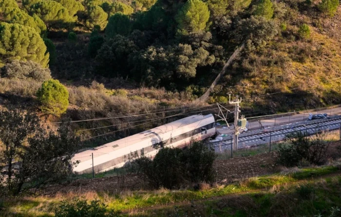 İspanya Hızlı Tren Hattında Hız Limitini Düşürdü
