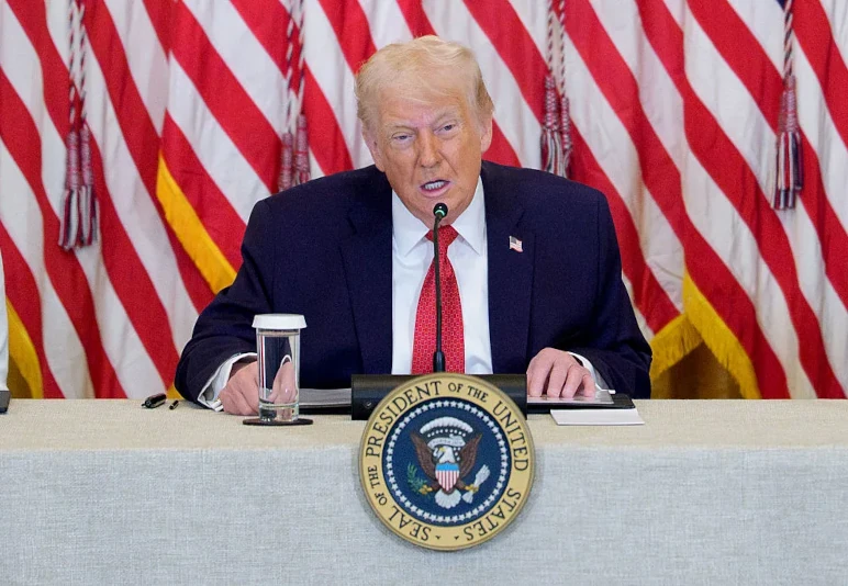 Trump'tan Grönland İlhakına Karşı Ülkelere Gümrük Vergisi