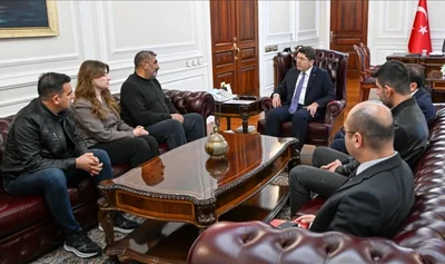 Adalet Bakanı Rojin Kabaiş'in Ailesiyle Görüştü