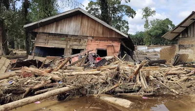 Endonezya Sel Felaketi: Can Kaybı 900'ü Geçti