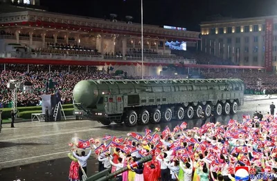 Kuzey Kore 80. Yılını Kutlarken Yeni Silahları Tanıttı