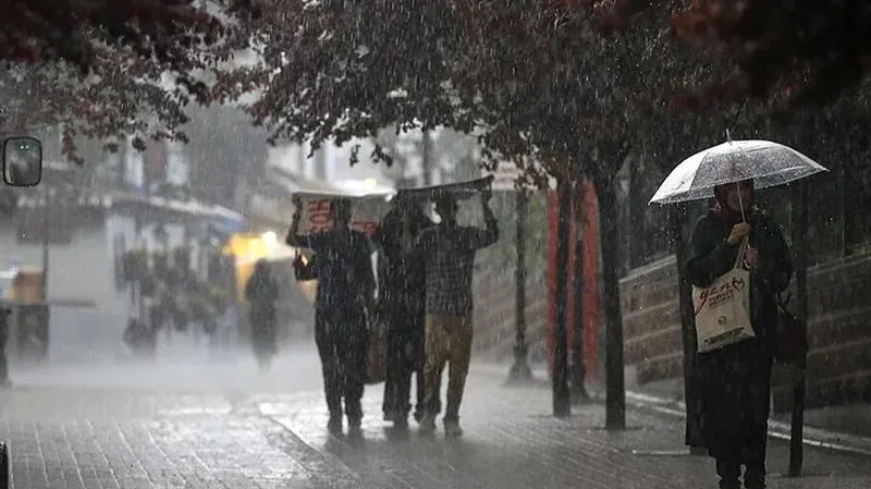 Türkiye'de Şiddetli Yağış ve Fırtına Bekleniyor