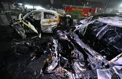 Yeni Delhi'de Büyük Araba Patlaması: 8 Ölü