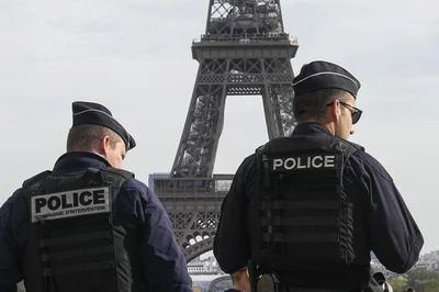 Fransa'da Müslümanların Toplanma Yasağı Kaldırıldı