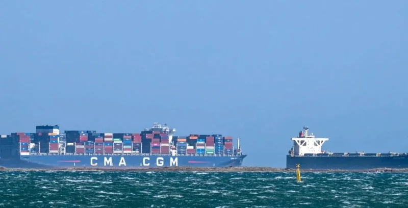 Fransız Gemi Hürmüz Boğazı'ndan Geçti